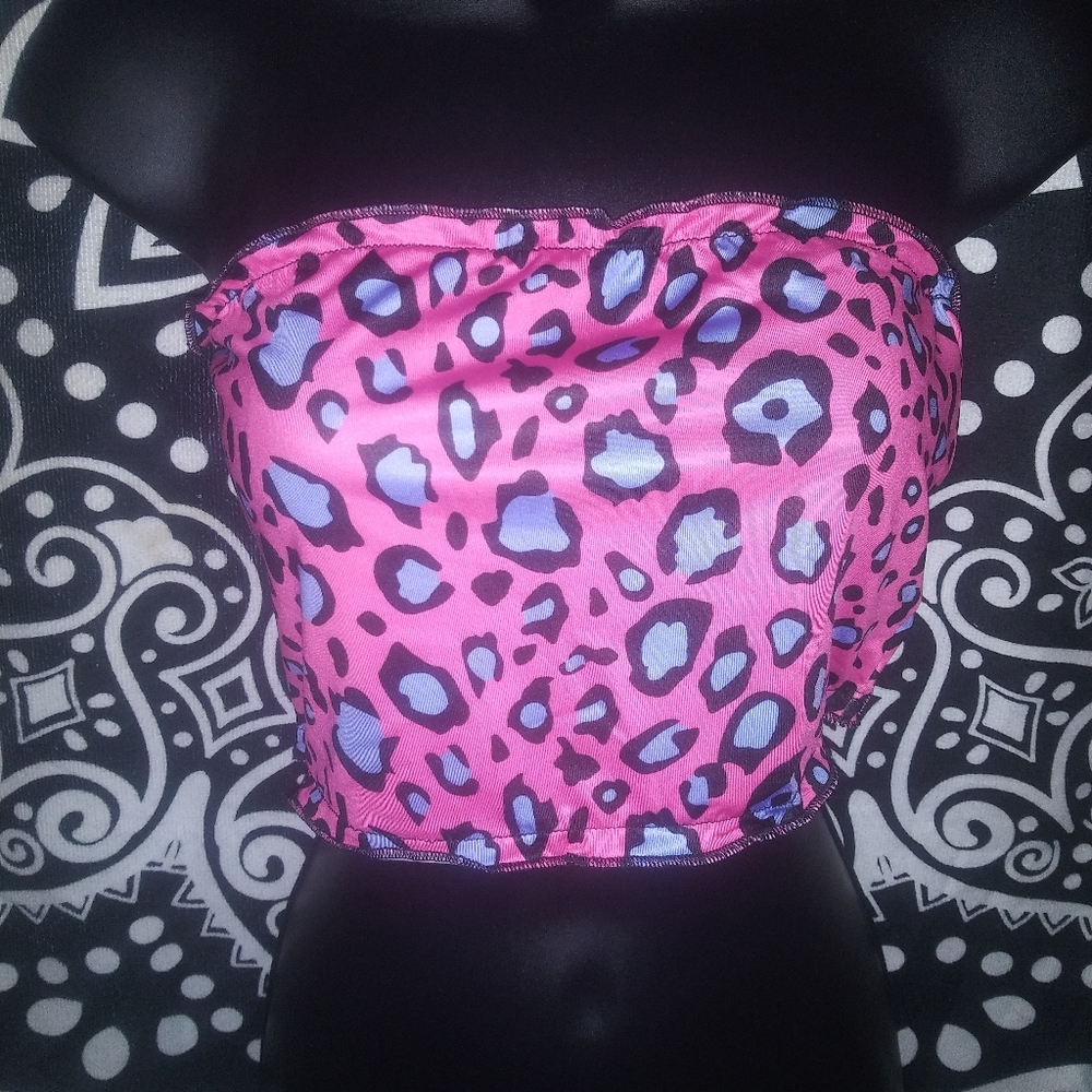 Size M leopard crop top/ halter top strapless